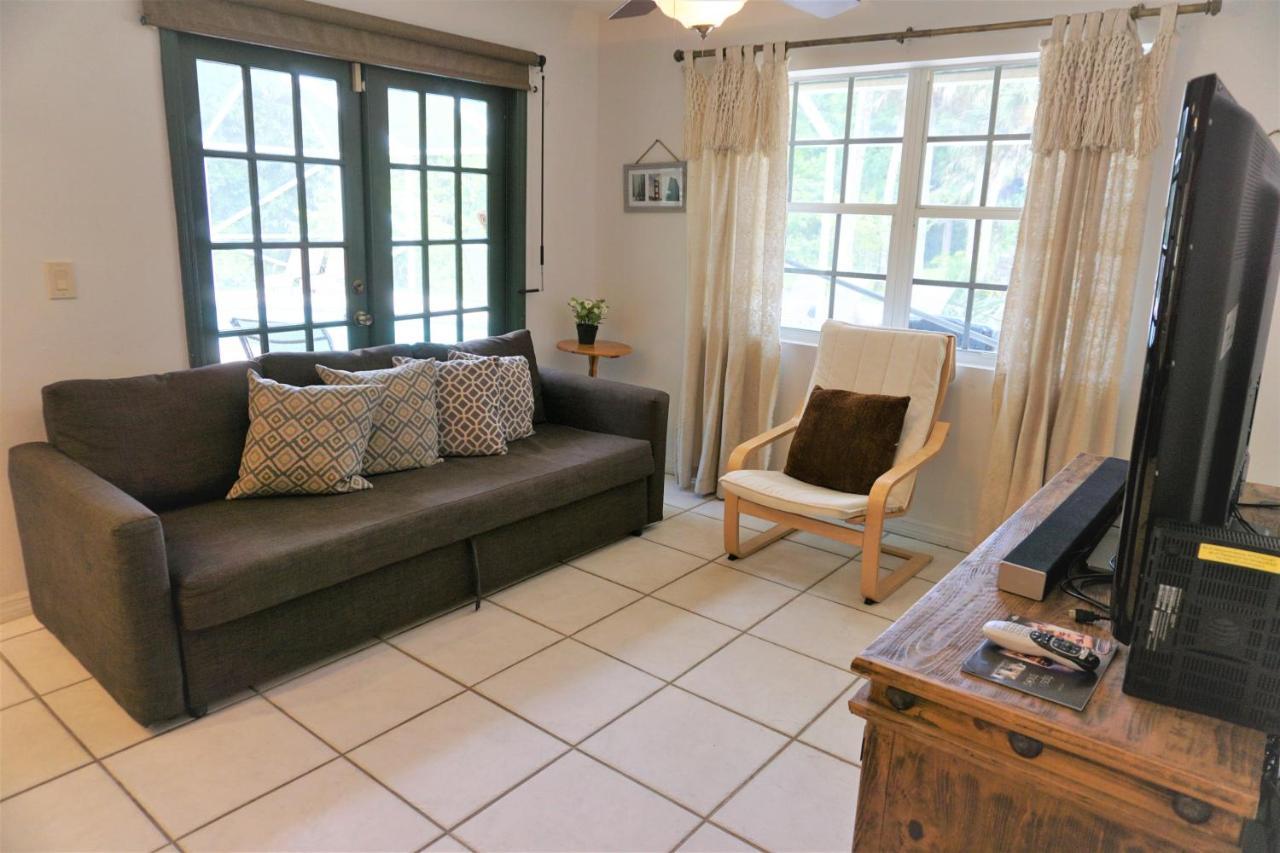 Jupiter Waterfalls - Newly Updated - Tiki Hut, Fire Pit, Kitchen, Pool Heater And More المظهر الخارجي الصورة