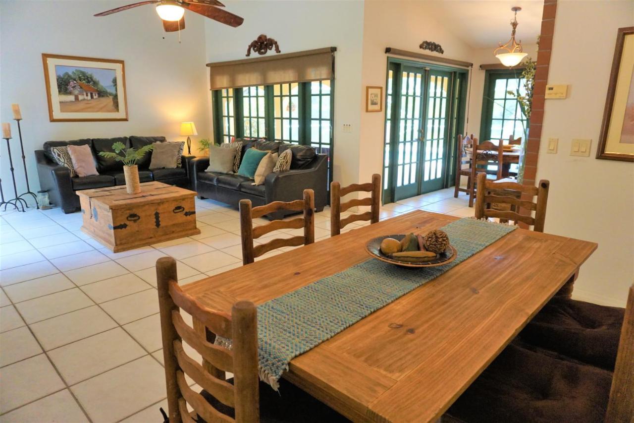 Jupiter Waterfalls - Newly Updated - Tiki Hut, Fire Pit, Kitchen, Pool Heater And More المظهر الخارجي الصورة
