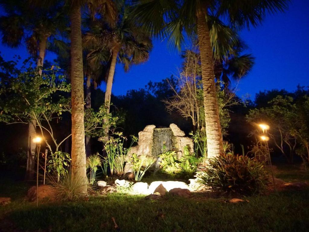 Jupiter Waterfalls - Newly Updated - Tiki Hut, Fire Pit, Kitchen, Pool Heater And More المظهر الخارجي الصورة