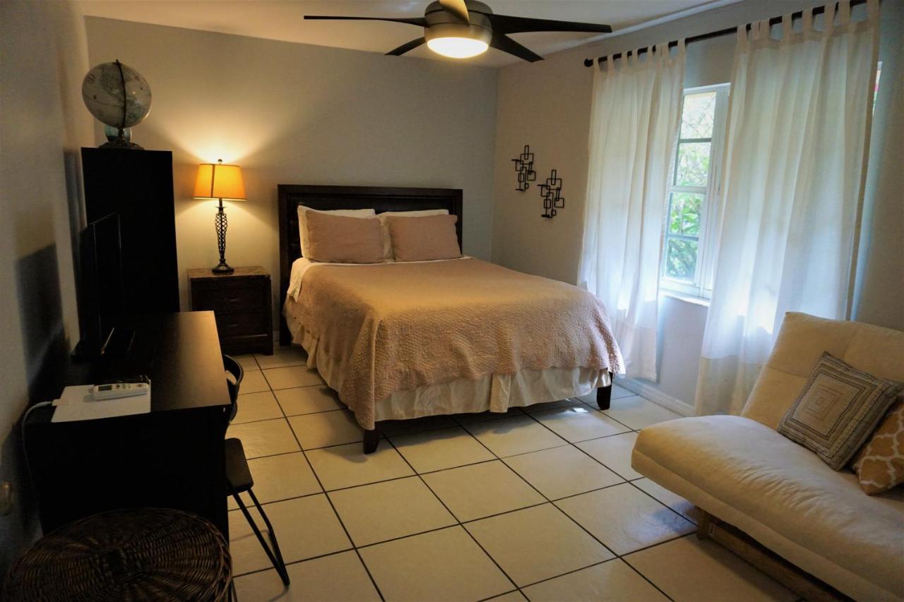 Jupiter Waterfalls - Newly Updated - Tiki Hut, Fire Pit, Kitchen, Pool Heater And More المظهر الخارجي الصورة
