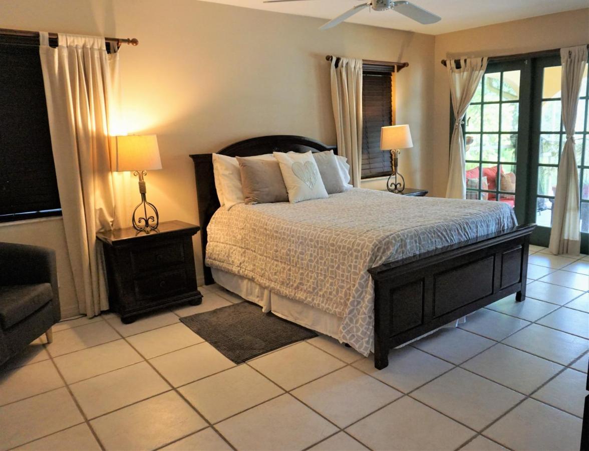 Jupiter Waterfalls - Newly Updated - Tiki Hut, Fire Pit, Kitchen, Pool Heater And More المظهر الخارجي الصورة