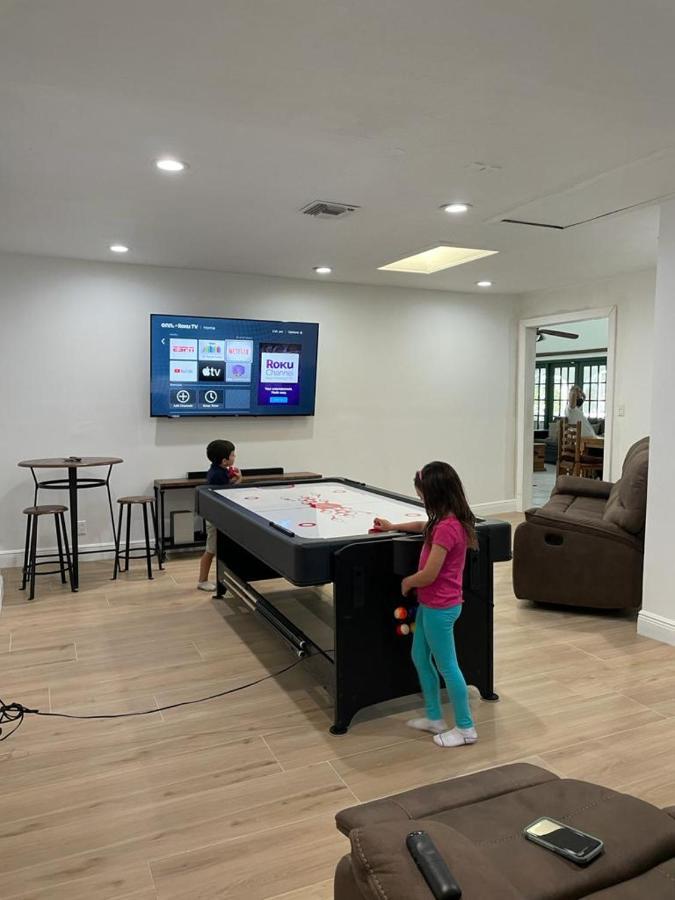 Jupiter Waterfalls - Newly Updated - Tiki Hut, Fire Pit, Kitchen, Pool Heater And More المظهر الخارجي الصورة