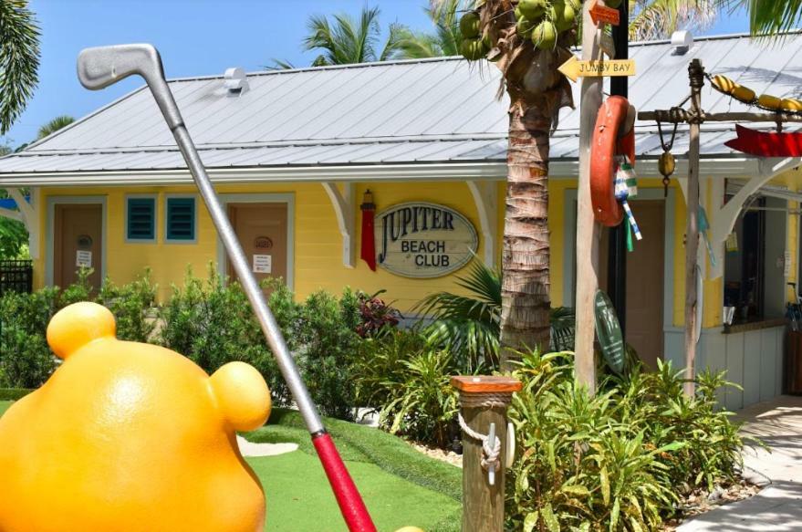 Jupiter Waterfalls - Newly Updated - Tiki Hut, Fire Pit, Kitchen, Pool Heater And More المظهر الخارجي الصورة